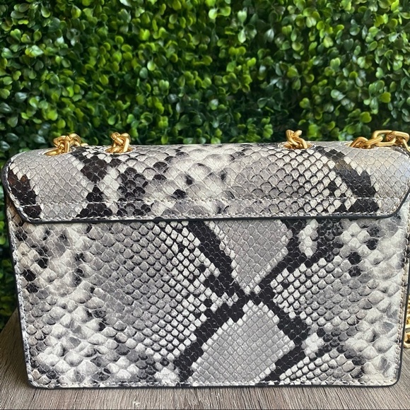 Rare hard to find Tory burch snake print shoulder bag - Picture 3 of 6
